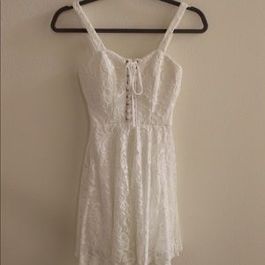 WHITE LACE SUMMER DRESS